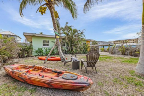 Gulf Access, Dock, Heated Pool, Across from the Beach - Sea-cluded Bungalow -Roelens